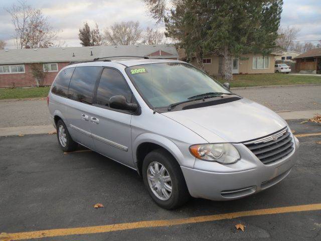 2007 Chrysler Town and Country for sale at Pioneer Motors in Twin Falls ID