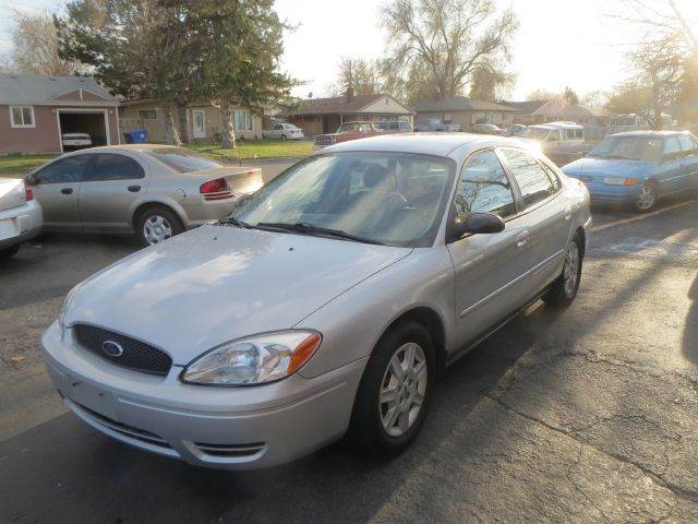 2006 Ford Taurus for sale at Pioneer Motors in Twin Falls ID