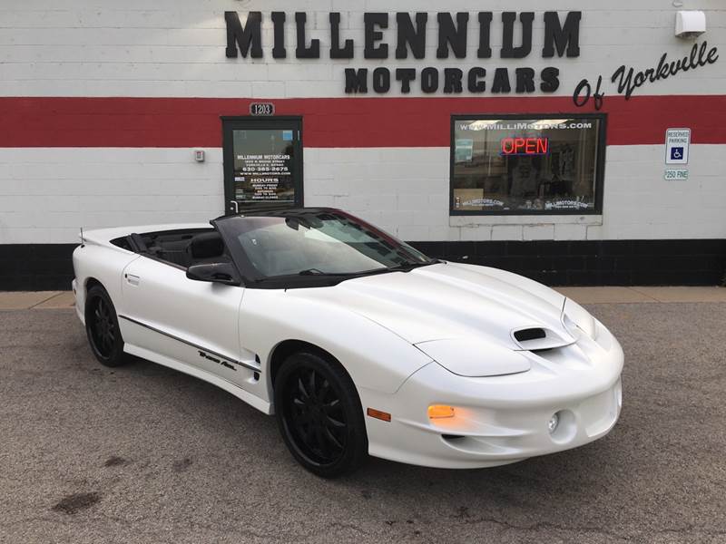 2000 Pontiac Firebird for sale at Millennium Motorcars in Yorkville IL