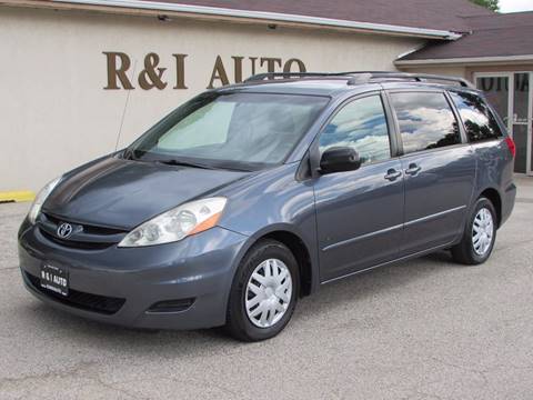 2008 Toyota Sienna for sale at R & I Auto in Lake Bluff IL