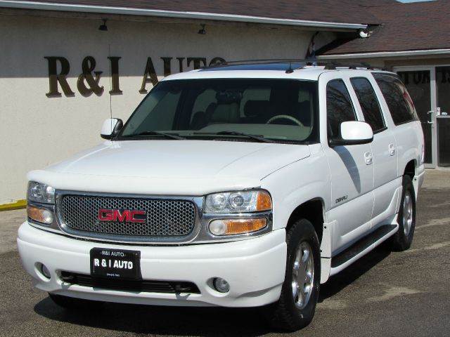 2002 GMC Yukon XL for sale at R & I Auto in Lake Bluff IL