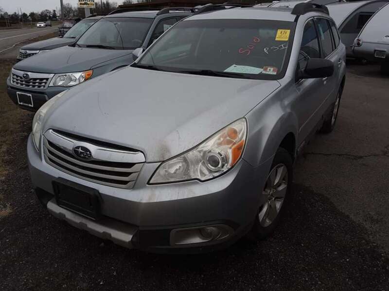 2012 Subaru Outback 2.5i Limited (image 9)