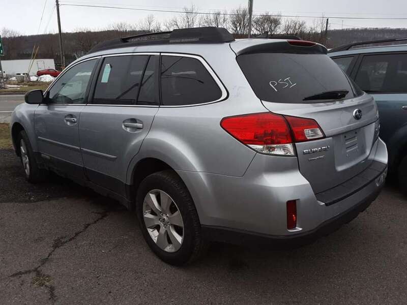 2012 Subaru Outback 2.5i Limited (image 2)