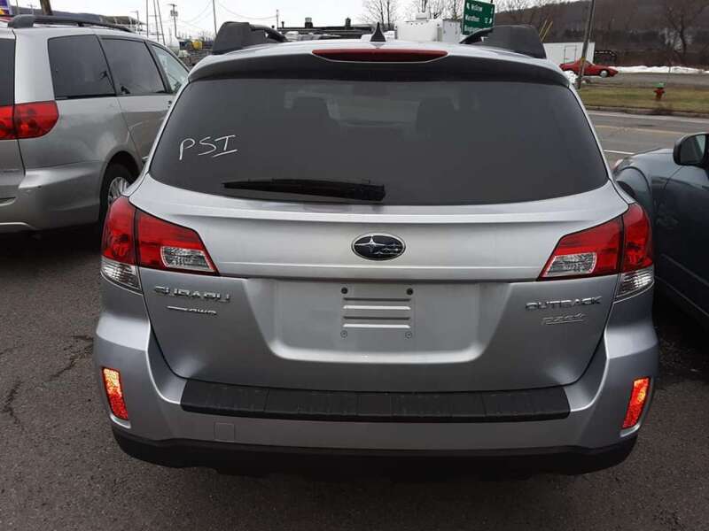 2012 Subaru Outback 2.5i Limited (image 7)