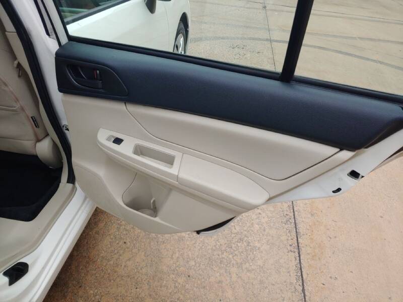 2012 Subaru Impreza 2.0i (image 21)
