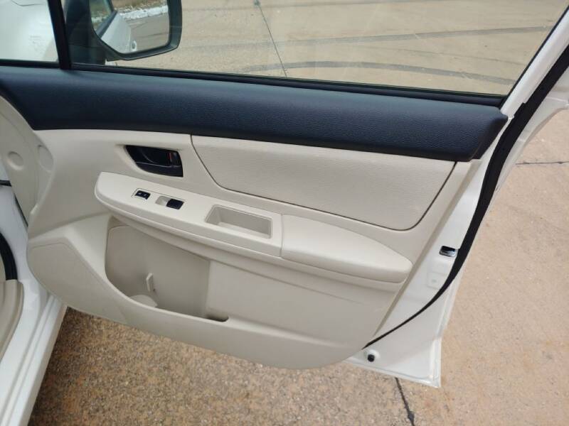 2012 Subaru Impreza 2.0i (image 23)