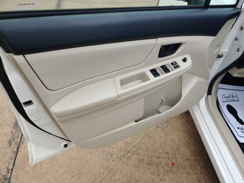 2012 Subaru Impreza 2.0i (image 10)