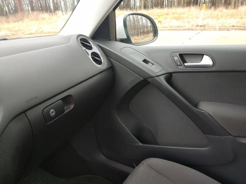 2013 Volkswagen Tiguan (image 16)