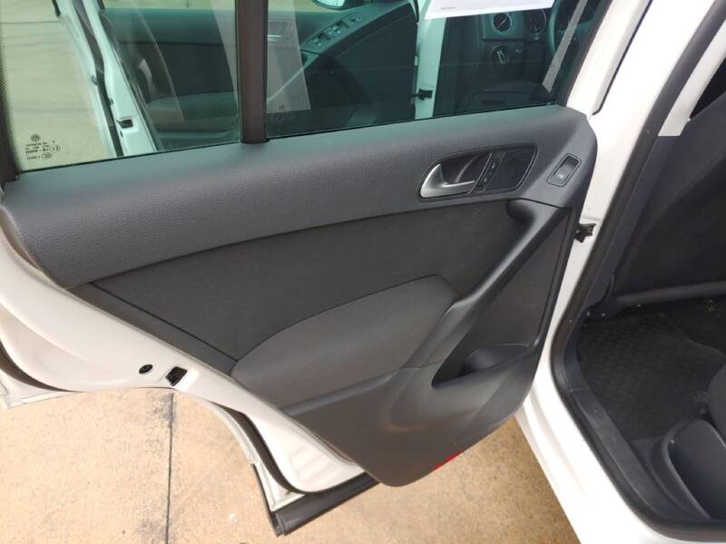 2013 Volkswagen Tiguan (image 18)