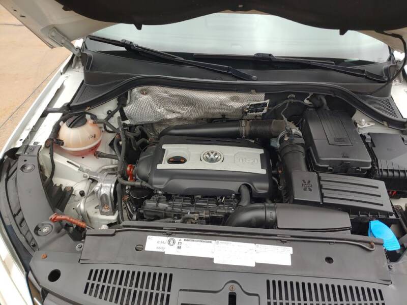 2013 Volkswagen Tiguan (image 30)