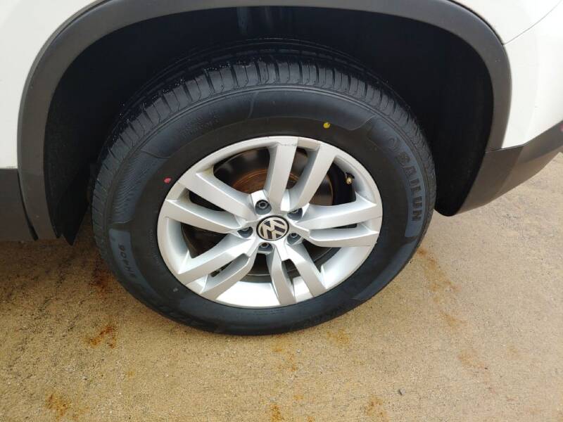 2013 Volkswagen Tiguan (image 29)