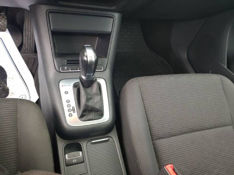 2013 Volkswagen Tiguan (image 15)