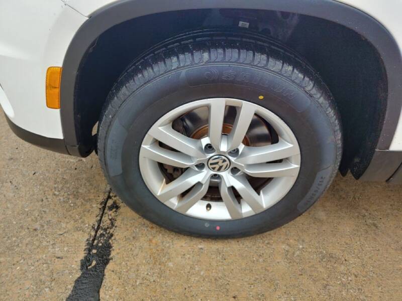 2013 Volkswagen Tiguan (image 28)