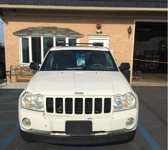 2005 Jeep Grand Cherokee for sale at Sterling Auto Sales and Service in Whitehall PA
