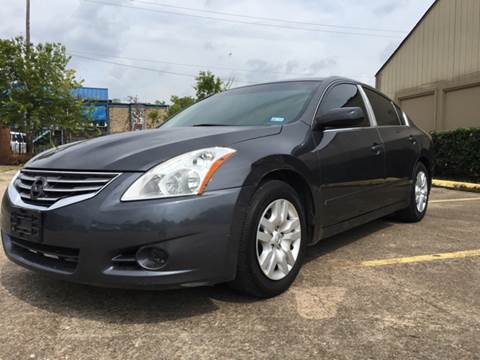 2012 Nissan Altima for sale at SUPER DRIVE MOTORS in Houston TX