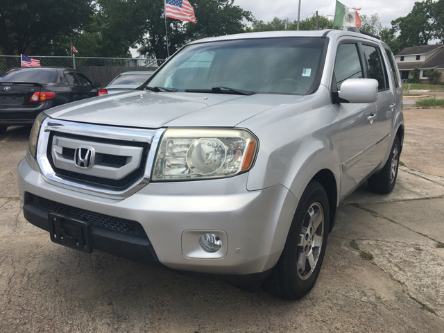 2009 Honda Pilot for sale at SUPER DRIVE MOTORS in Houston TX