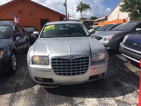 2008 Chrysler 300 for sale at Versalles Auto Sales in Hialeah FL