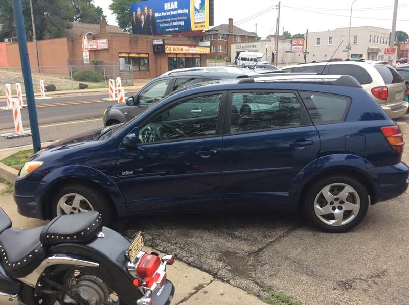 2005 Pontiac Vibe for sale at Dave's Garage & Auto Sales in East Peoria IL