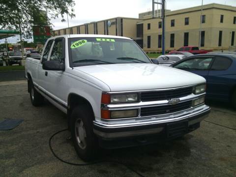 1998 Chevrolet C/K 1500 Series for sale at Dave's Garage & Auto Sales in East Peoria IL