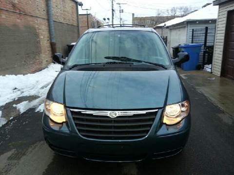 2006 Chrysler Town and Country for sale at U.S. Auto Group in Chicago IL