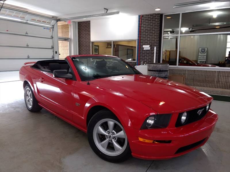 2007 Ford Mustang for sale at 906 Motors in Gladstone MI