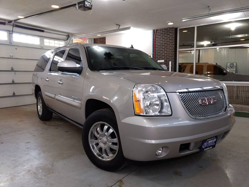 2007 GMC Yukon XL for sale at 906 Motors in Gladstone MI