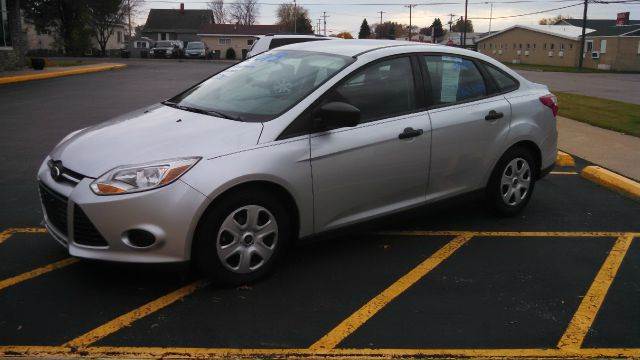 2013 Ford Focus for sale at 906 Motors in Gladstone MI