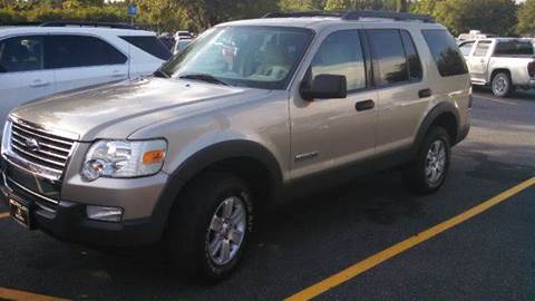 2006 Ford Explorer for sale at 906 Motors in Gladstone MI