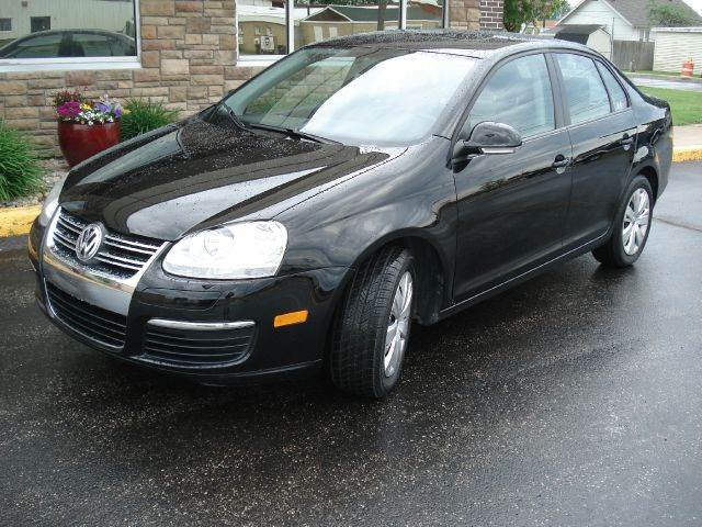 2009 Volkswagen Jetta for sale at 906 Motors in Gladstone MI