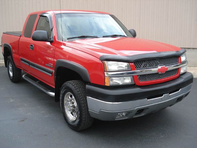 2004 Chevrolet Silverado 2500HD for sale at 906 Motors in Gladstone MI