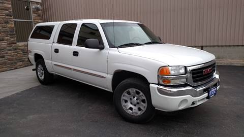 2005 GMC Sierra 1500 for sale at 906 Motors in Gladstone MI