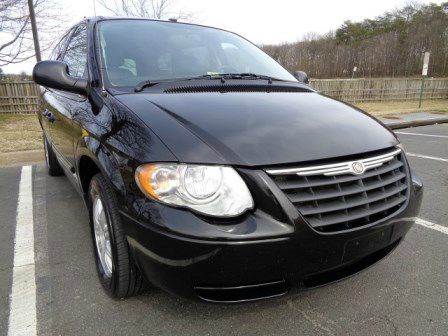 2006 Chrysler Town and Country for sale at Supermax Autos in Strasburg VA
