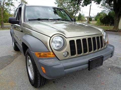 2005 Jeep Liberty for sale at Supermax Autos in Strasburg VA