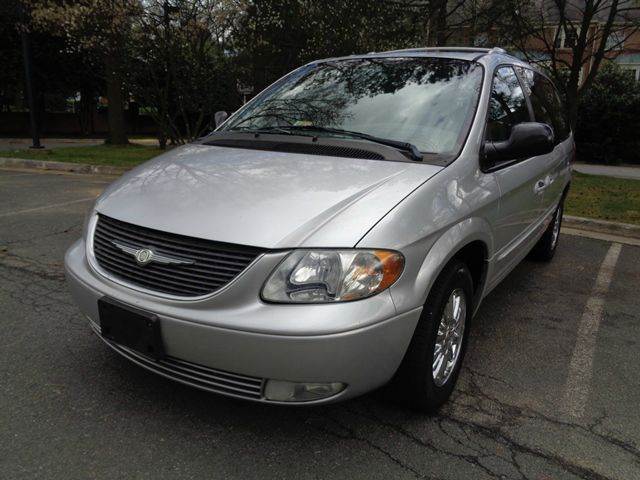 2002 Chrysler Town and Country for sale at Supermax Autos in Strasburg VA