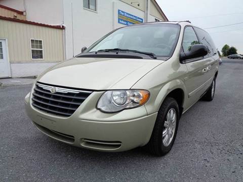 2005 Chrysler Town and Country for sale at Supermax Autos in Strasburg VA