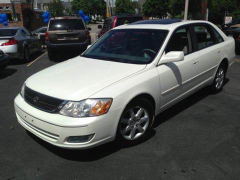 2000 Toyota Avalon for sale at Rouhana Auto Sales in Norwood MA