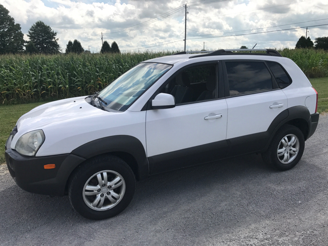 2006 Hyundai Tucson for sale at WESTERN RESERVE AUTO SALES in Beloit OH