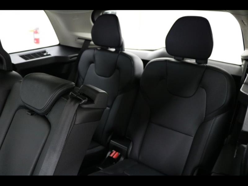 2018 Volvo XC90 T6 Momentum