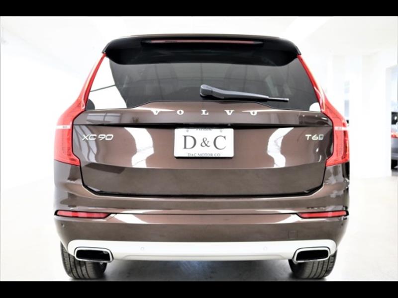 2018 Volvo XC90 T6 Momentum