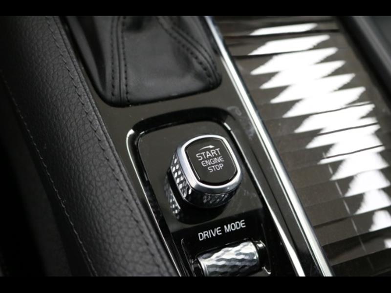 2018 Volvo XC90 T6 Momentum