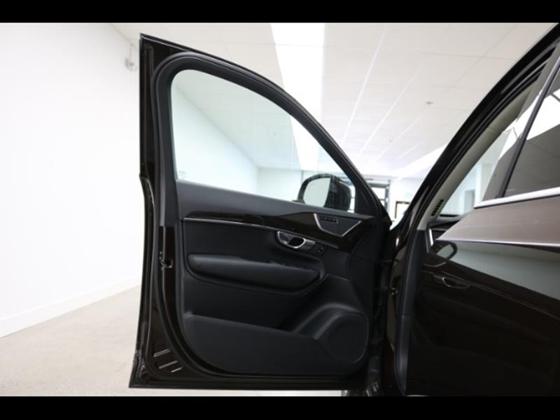 2018 Volvo XC90 T6 Momentum