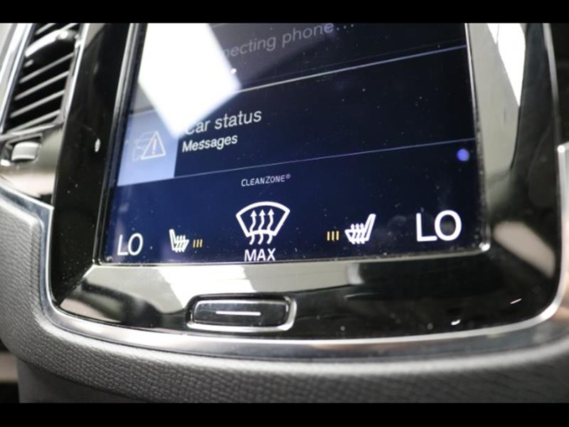 2018 Volvo XC90 T6 Momentum