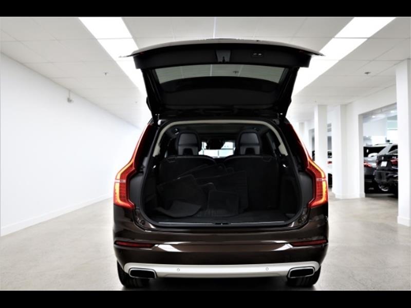 2018 Volvo XC90 T6 Momentum