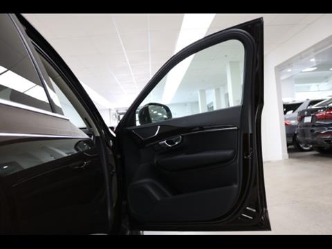 2018 Volvo XC90 T6 Momentum