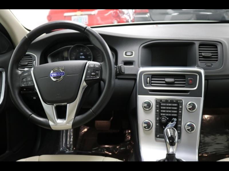 2017 Volvo S60 T5 Dynamic