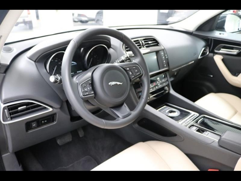 2018 Jaguar F-PACE 25t Premium