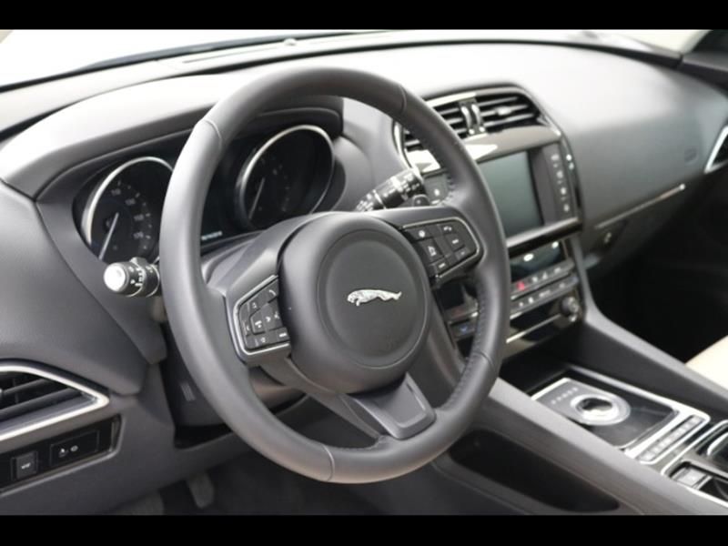 2018 Jaguar F-PACE 25t Premium