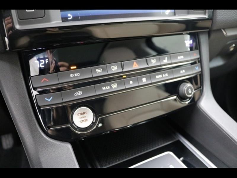 2018 Jaguar F-PACE 25t Premium