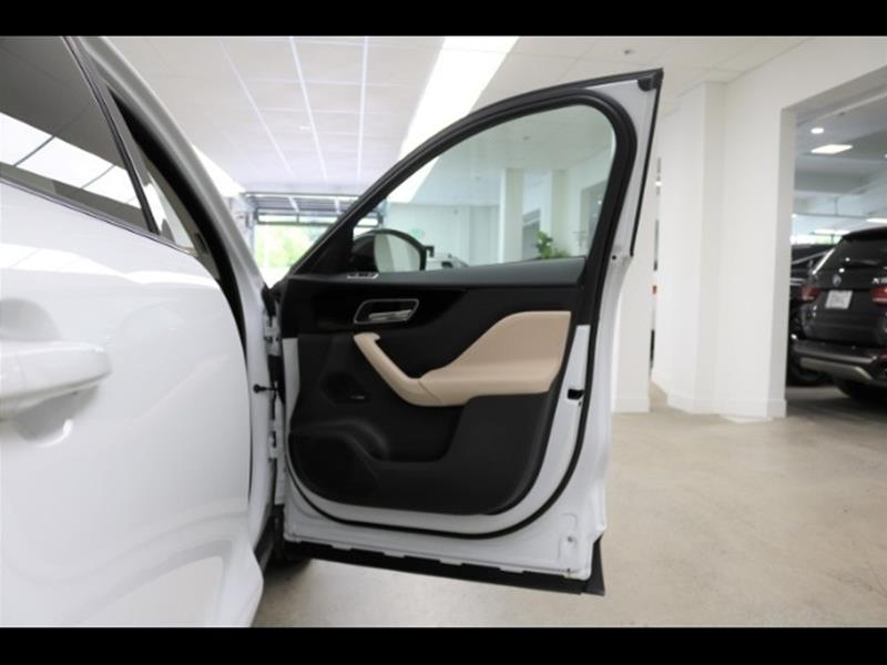 2018 Jaguar F-PACE 25t Premium