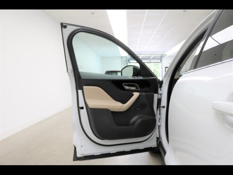 2018 Jaguar F-PACE 25t Premium